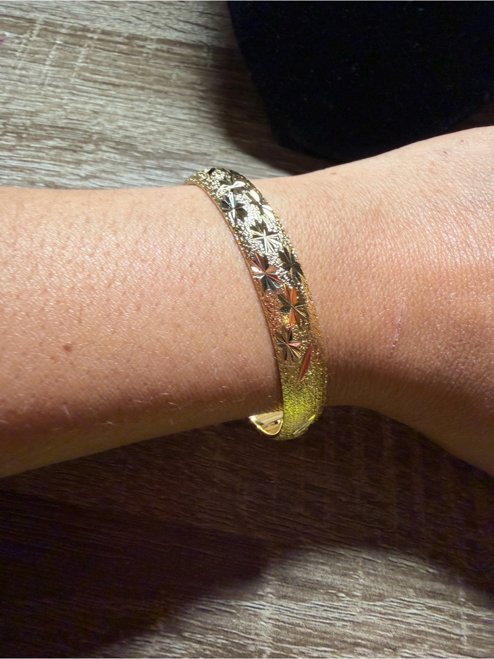 Gold Filled Star-Engraved Cuff Bracelet - Elegant Women Jewelry